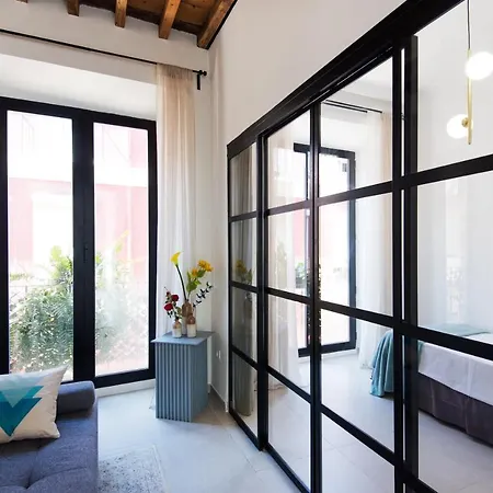Appartement Tour Apartment- Elegance & Confort In The Historic Center